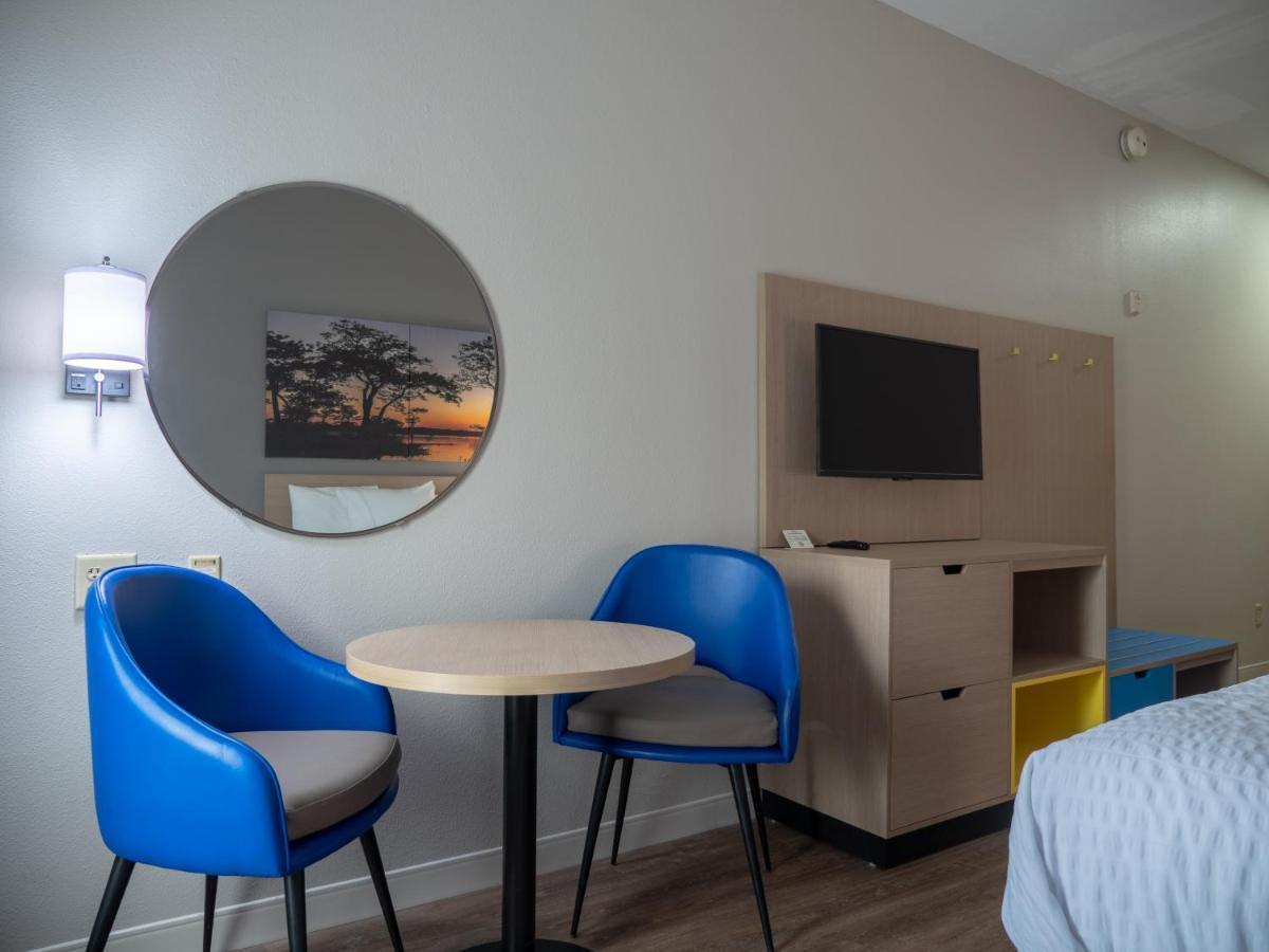 Days Inn & Suites By Wyndham Savannah North I-95 Порт Уентуърт Екстериор снимка