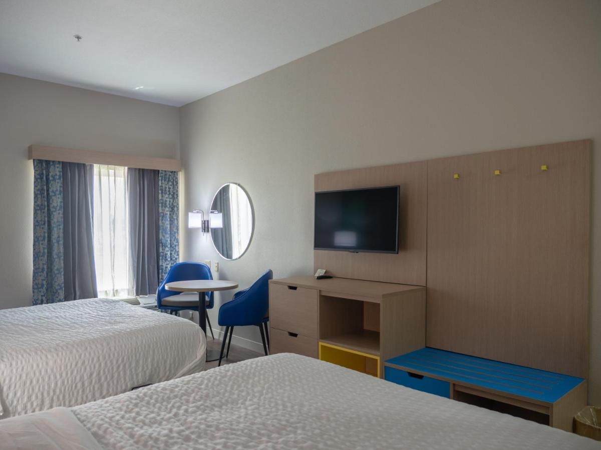 Days Inn & Suites By Wyndham Savannah North I-95 Порт Уентуърт Екстериор снимка