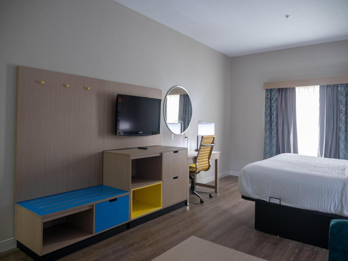 Days Inn & Suites By Wyndham Savannah North I-95 Порт Уентуърт Екстериор снимка