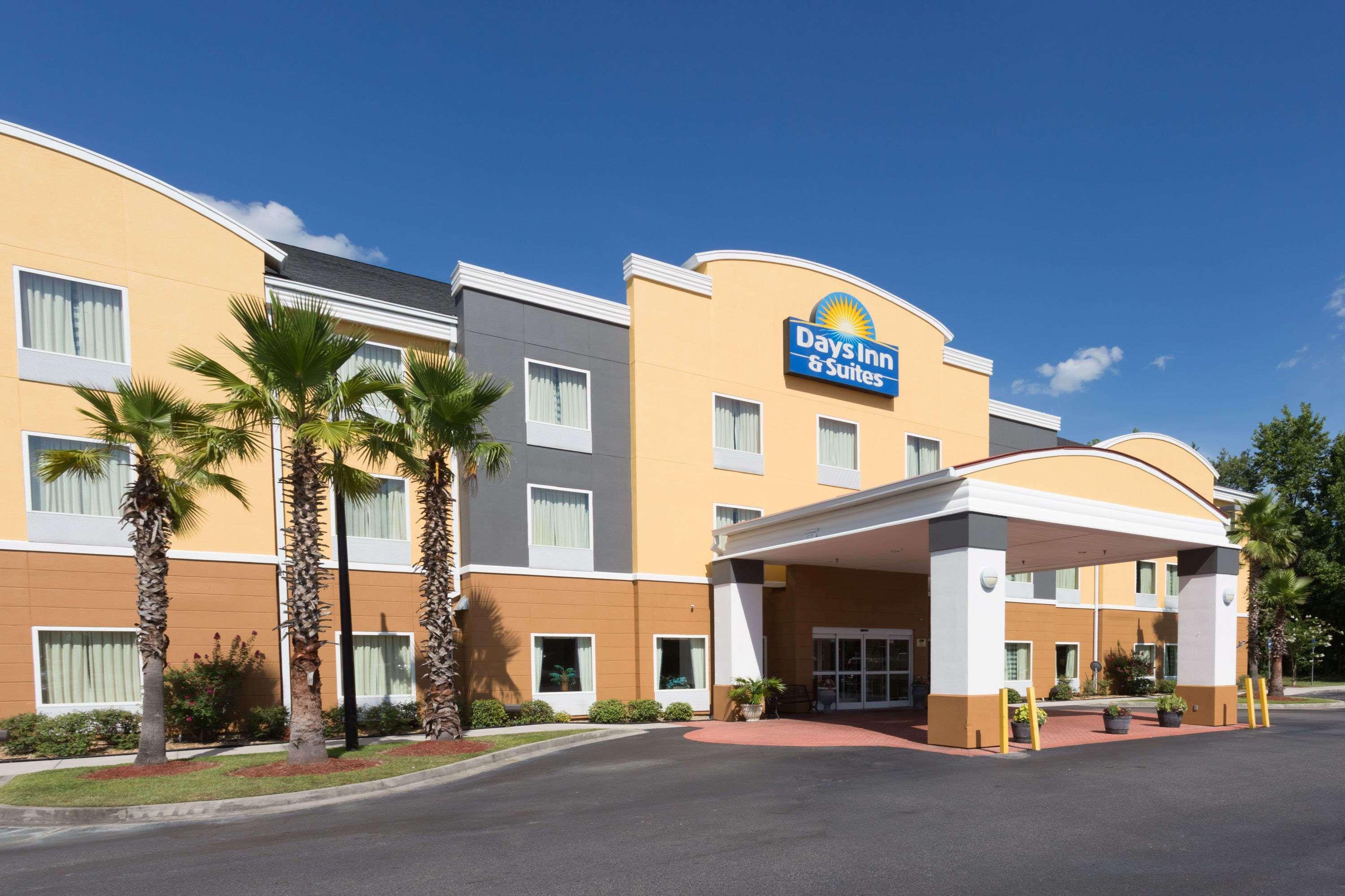 Days Inn & Suites By Wyndham Savannah North I-95 Порт Уентуърт Екстериор снимка