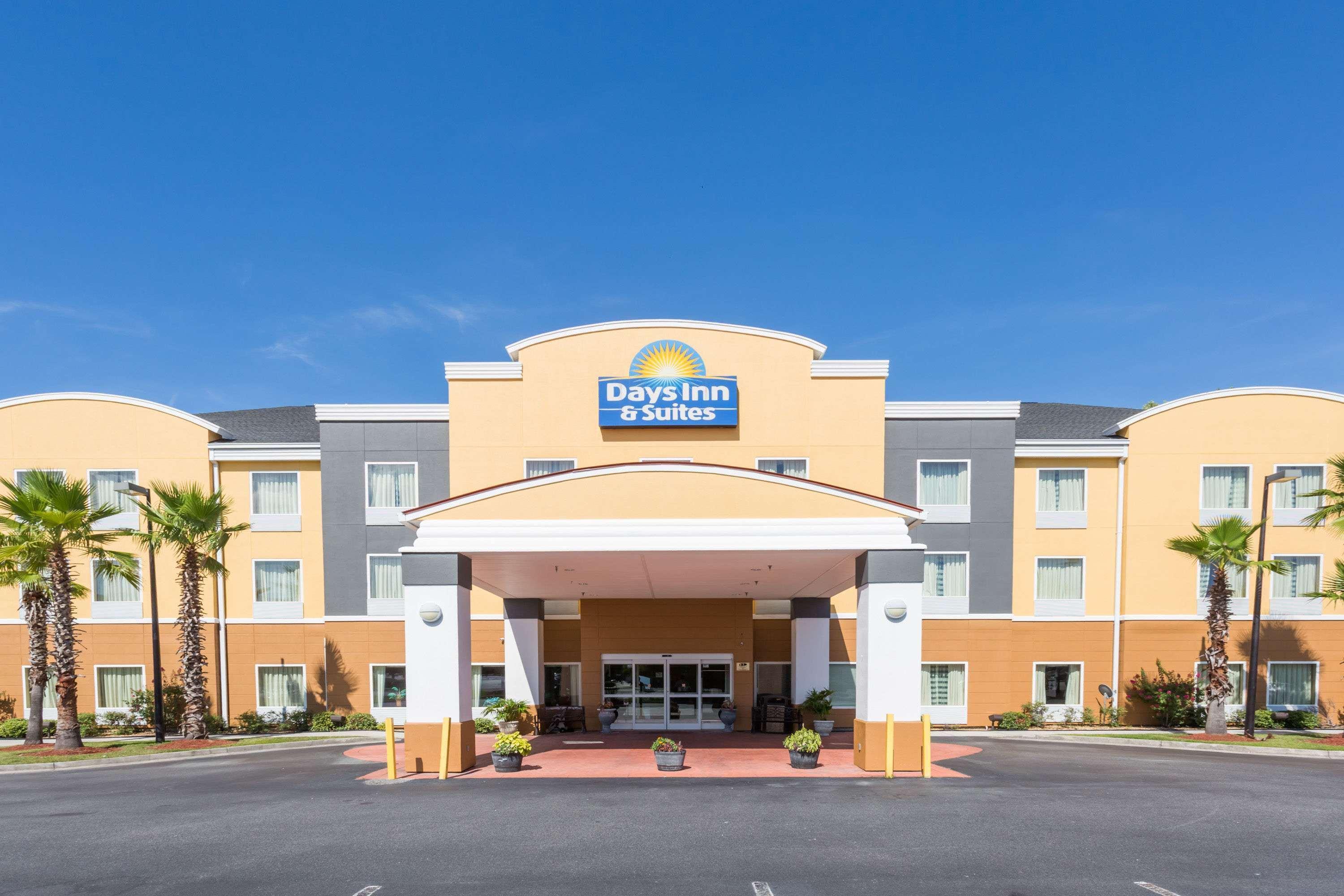 Days Inn & Suites By Wyndham Savannah North I-95 Порт Уентуърт Екстериор снимка