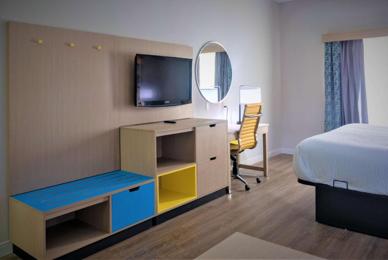 Days Inn & Suites By Wyndham Savannah North I-95 Порт Уентуърт Екстериор снимка