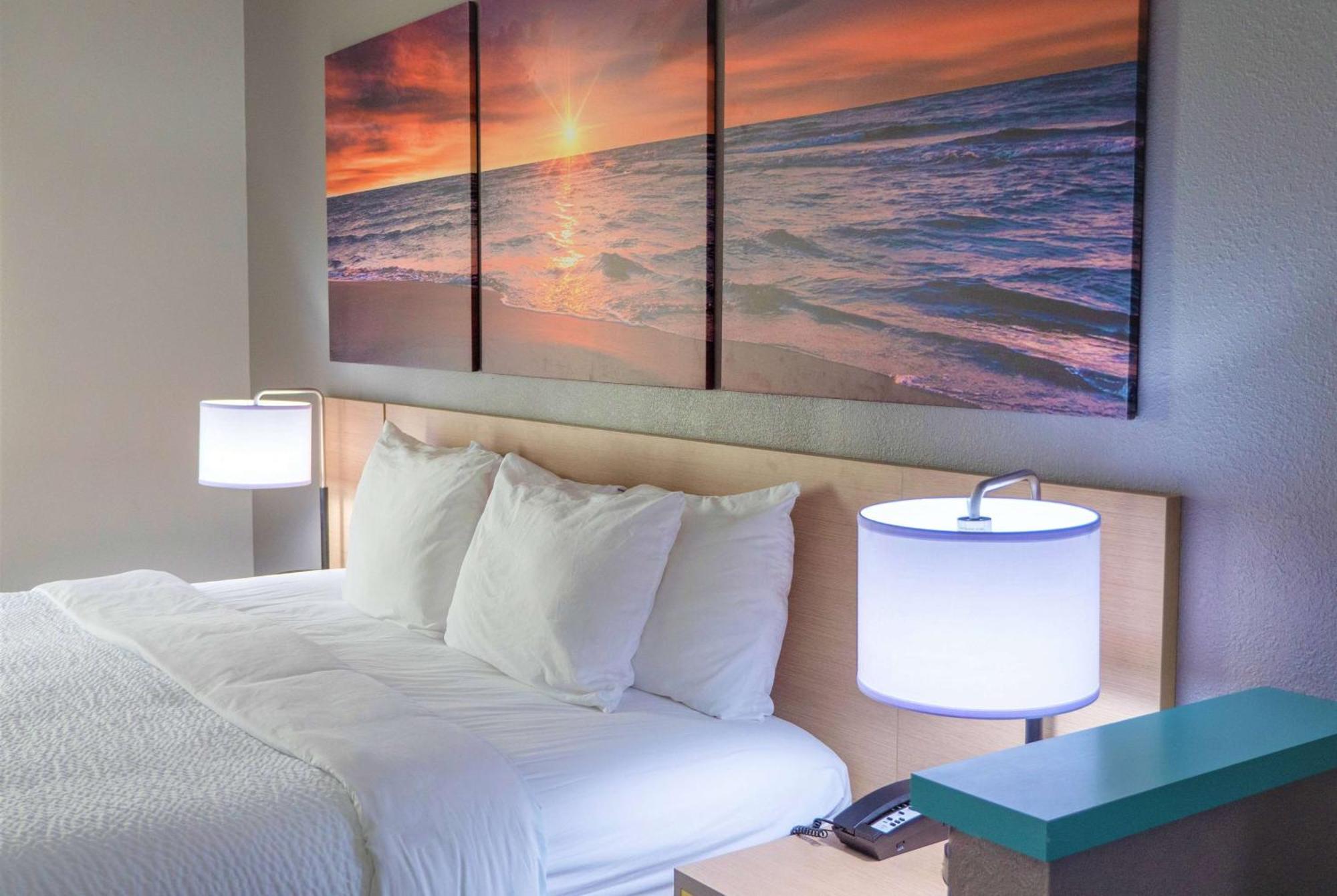 Days Inn & Suites By Wyndham Savannah North I-95 Порт Уентуърт Екстериор снимка